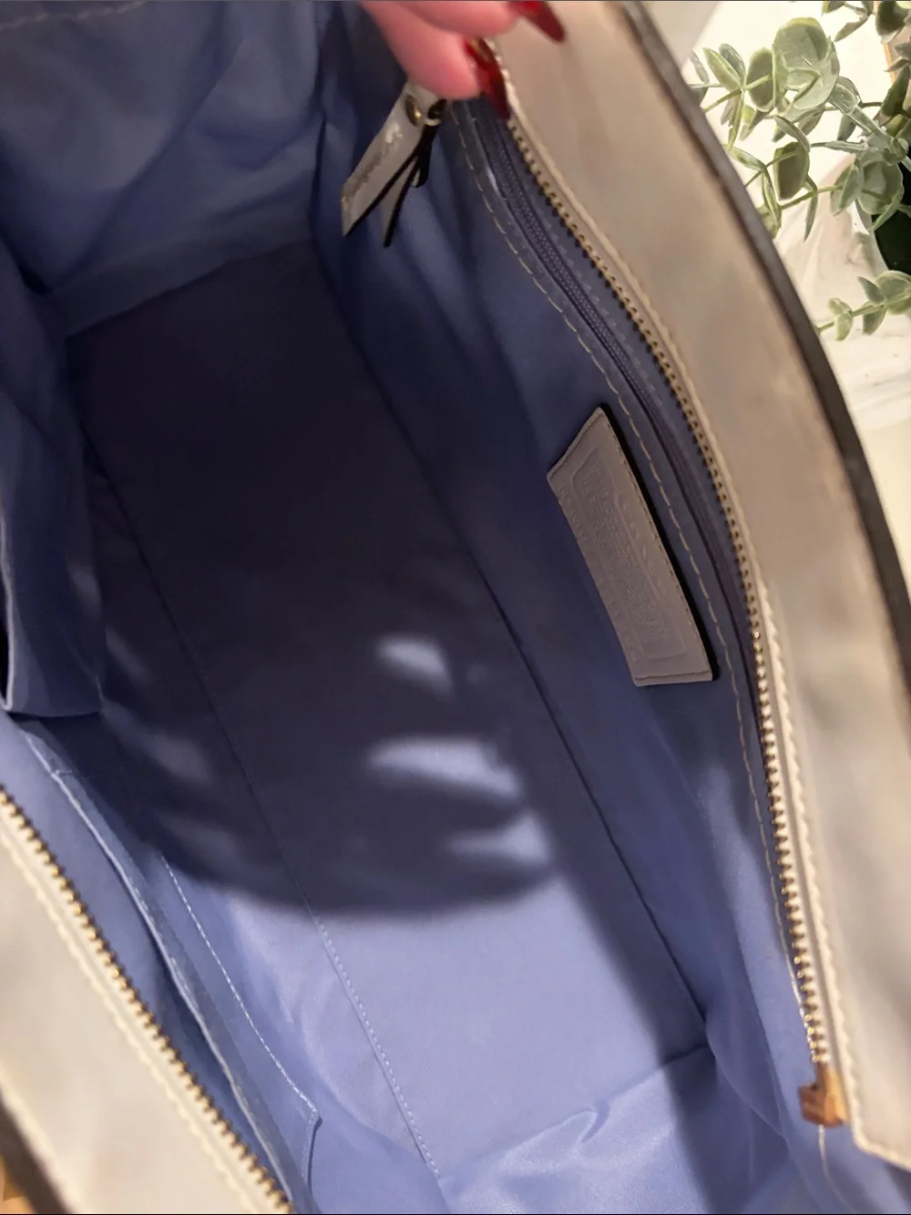 Coach White Leather Tote Bag with Turnlock Closure